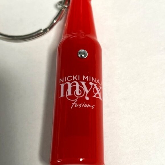 Red Light Up Nicki Minaj MYX Fusions Promotional Key Chain 5" - Picture 6 of 7